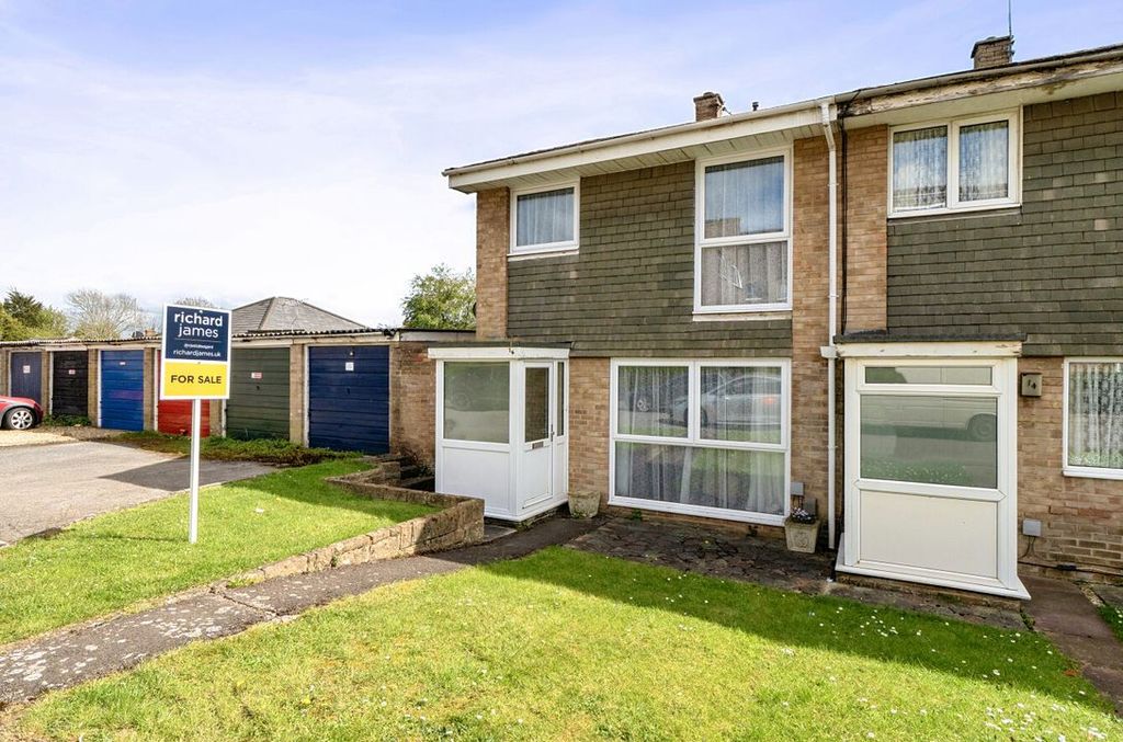 Property photo 1 of 12 169E2c7275Af2F14462671369E248552d5751