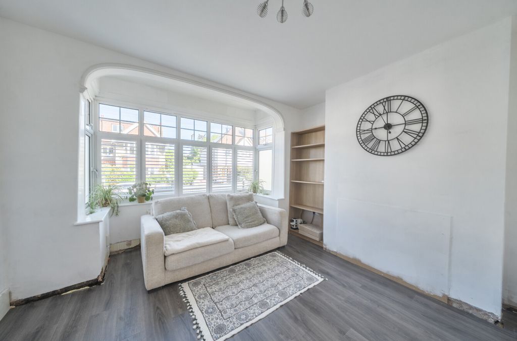 Property photo 2 of 9 1454414-10-69F1Cb...