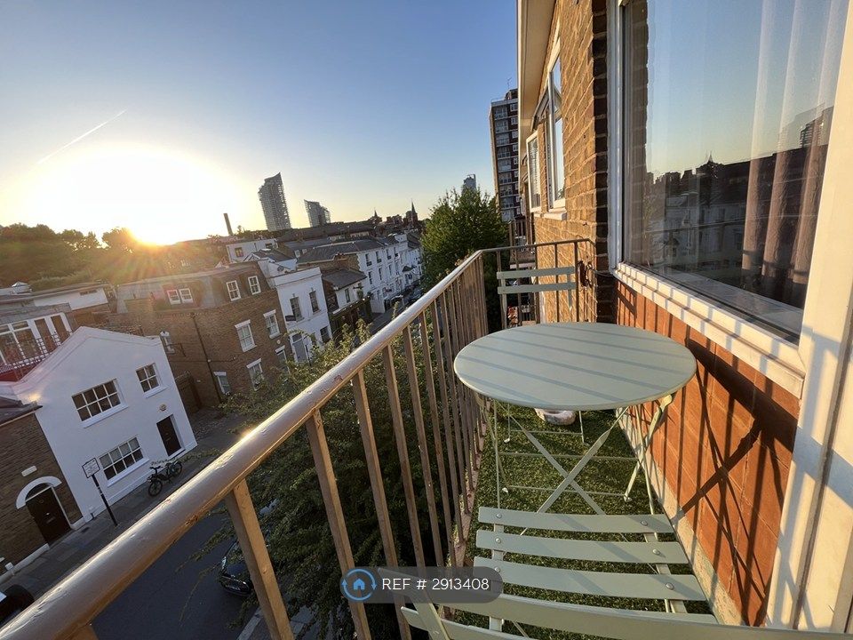 Property photo 3 of 25 Balcony