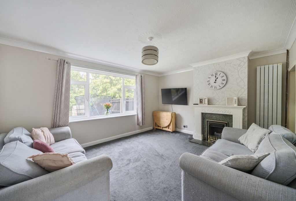 Property photo 2 of 21 1347546-16-68B6F0...