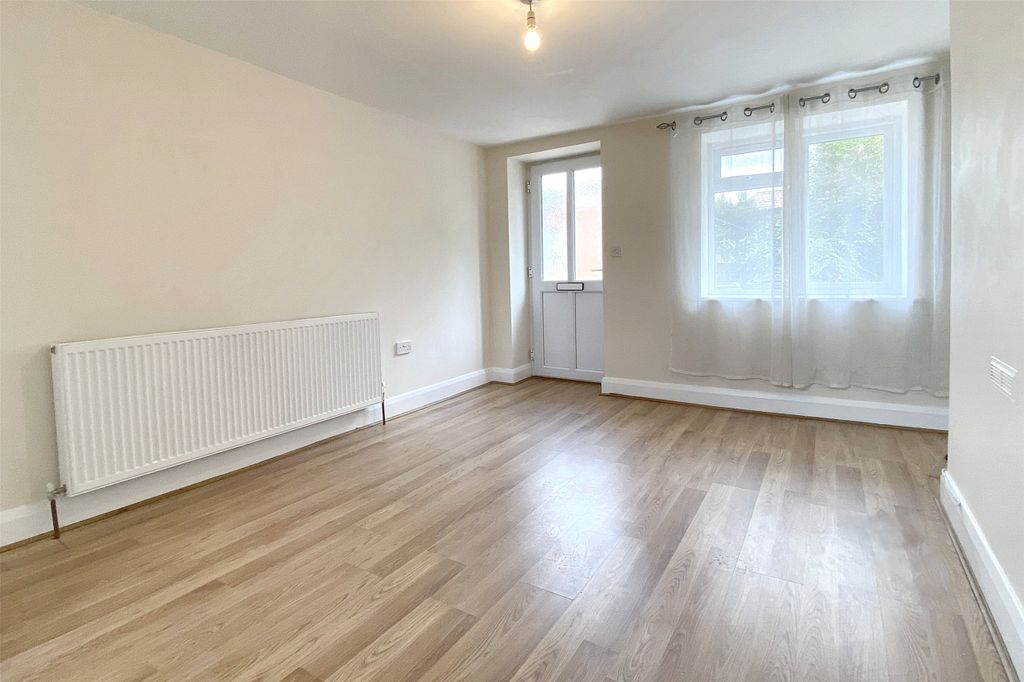 Property photo 2 of 10 2 - Picture No. 04