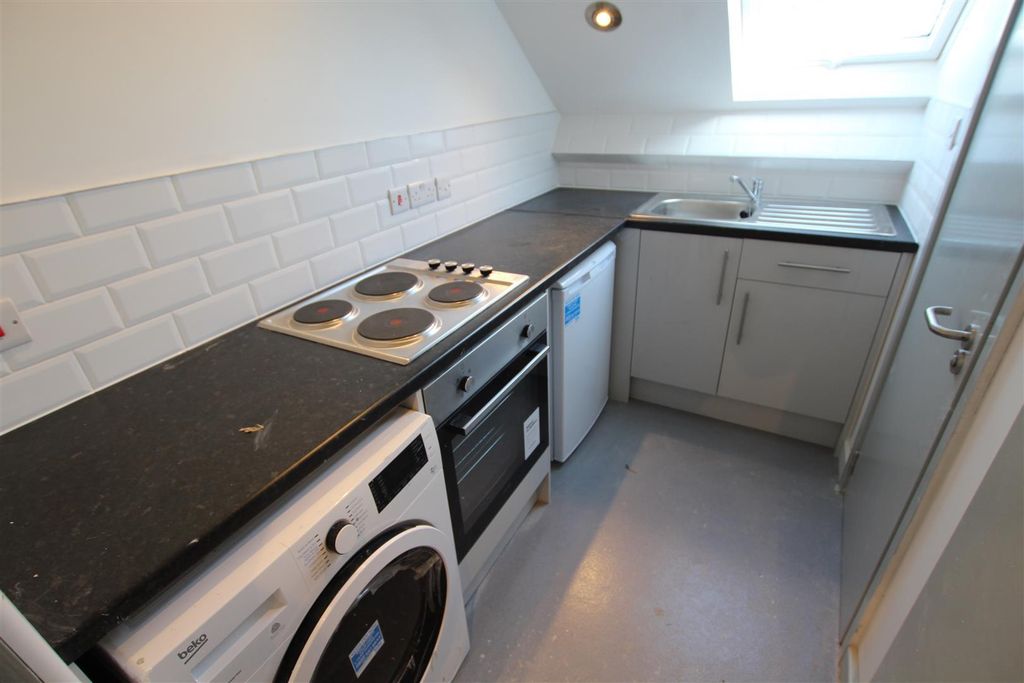 Property photo 3 of 4 Kitchen