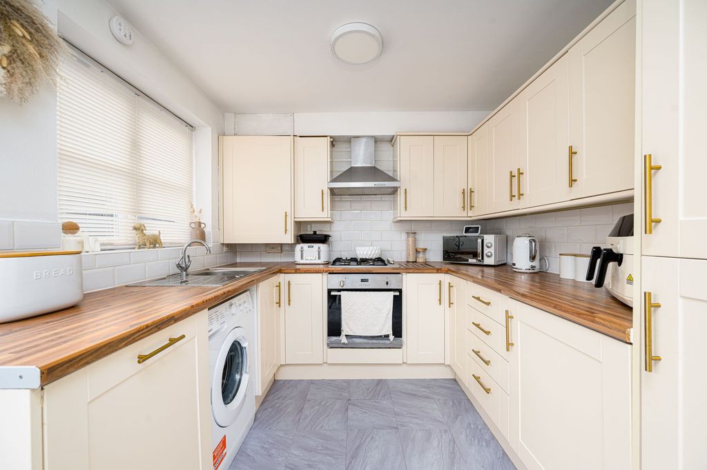 Property photo 2 of 13 Kitchen