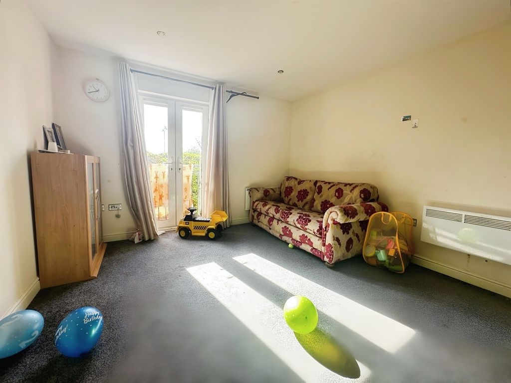 Property photo 3 of 10