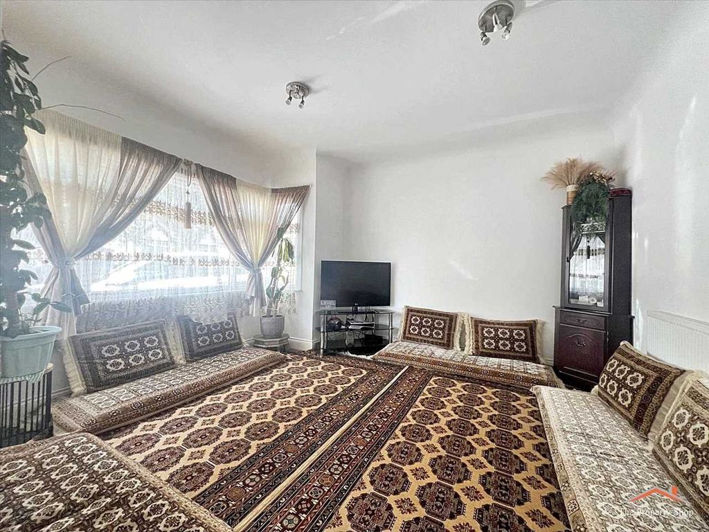 Property photo 2 of 14