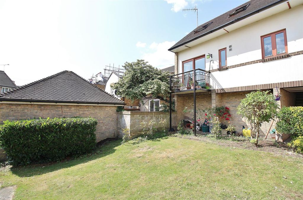 Property photo 3 of 5