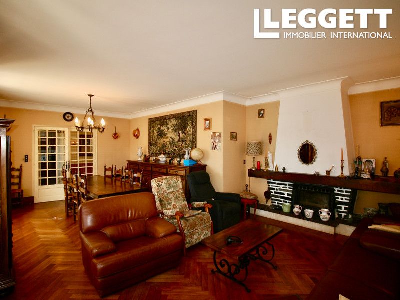 Property photo 2 of 10