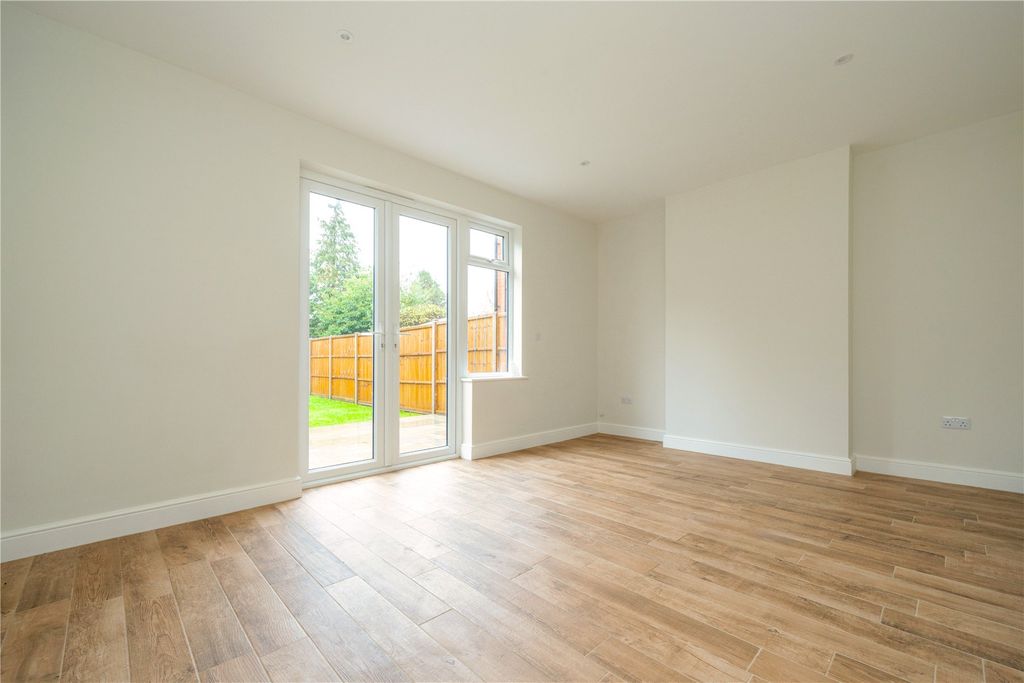 Property photo 3 of 16 Picture No. 08