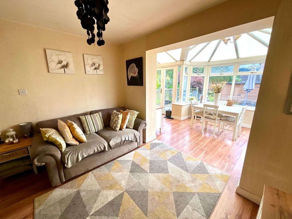Property photo 3 of 15 Img_2012