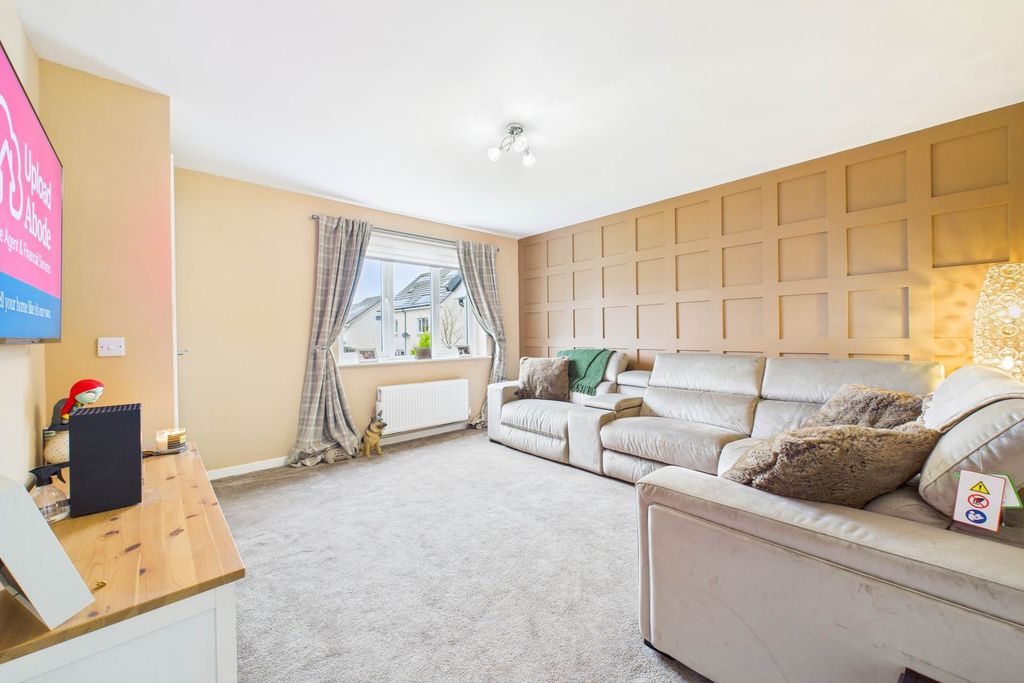 Property photo 3 of 21