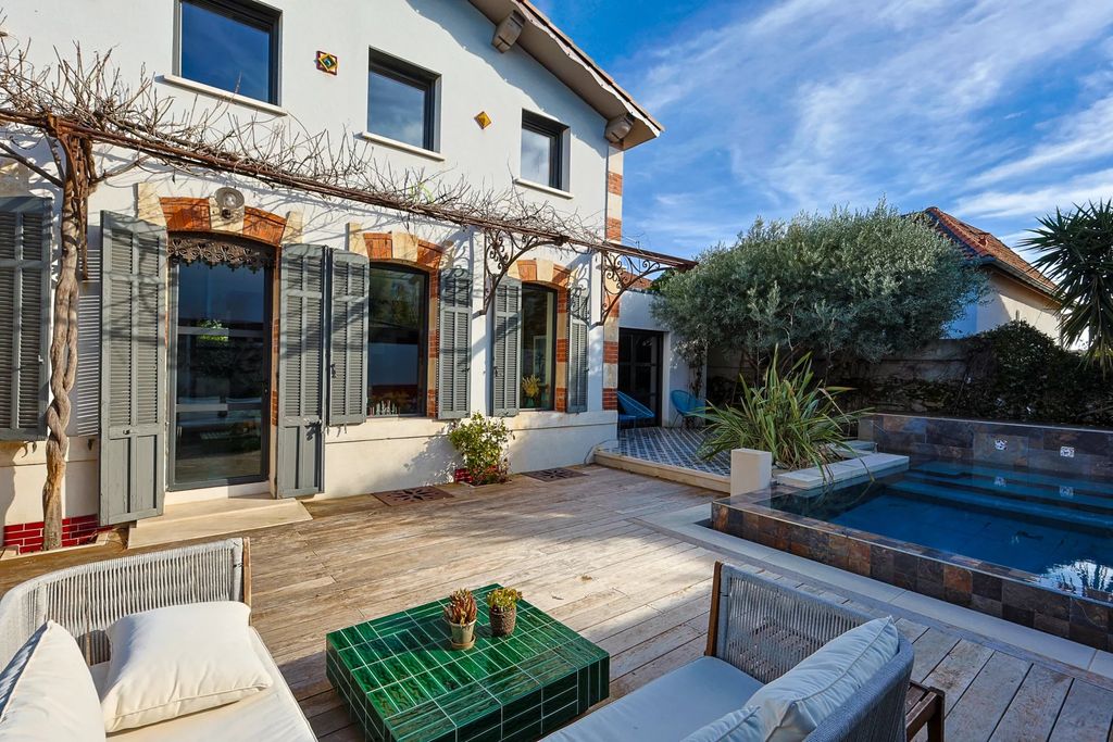 Property photo 2 of 19