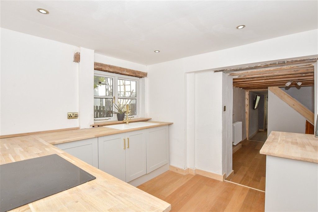 Property photo 1 of 9 Kitchen