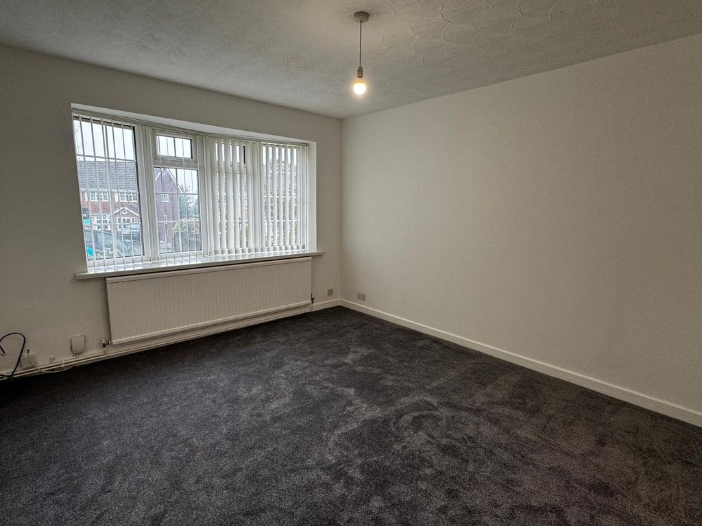 Property photo 2 of 15 Lounge