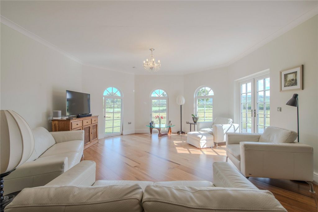 Property photo 3 of 26 Picture No. 30