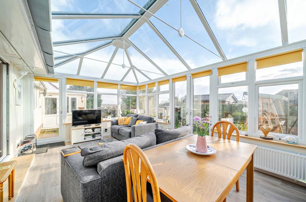 Property photo 2 of 26 Seddons Tiverton