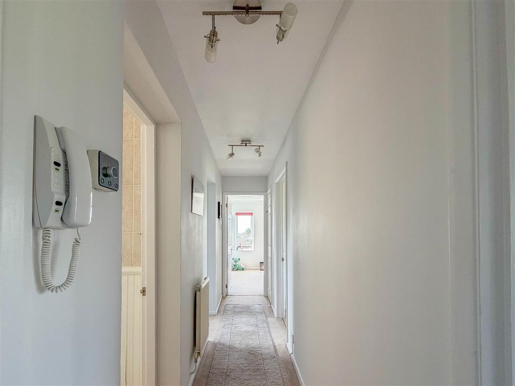 Additional image 6 of 2 bed flat for saleHarrington Court, Hertford Heath SG13