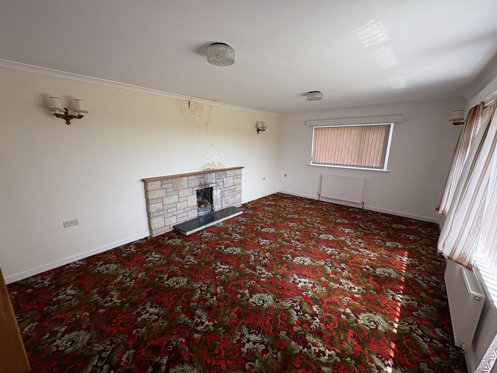 Property photo 3 of 44 Living Room