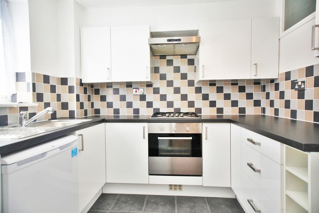 Property photo 1 of 10 (Main)