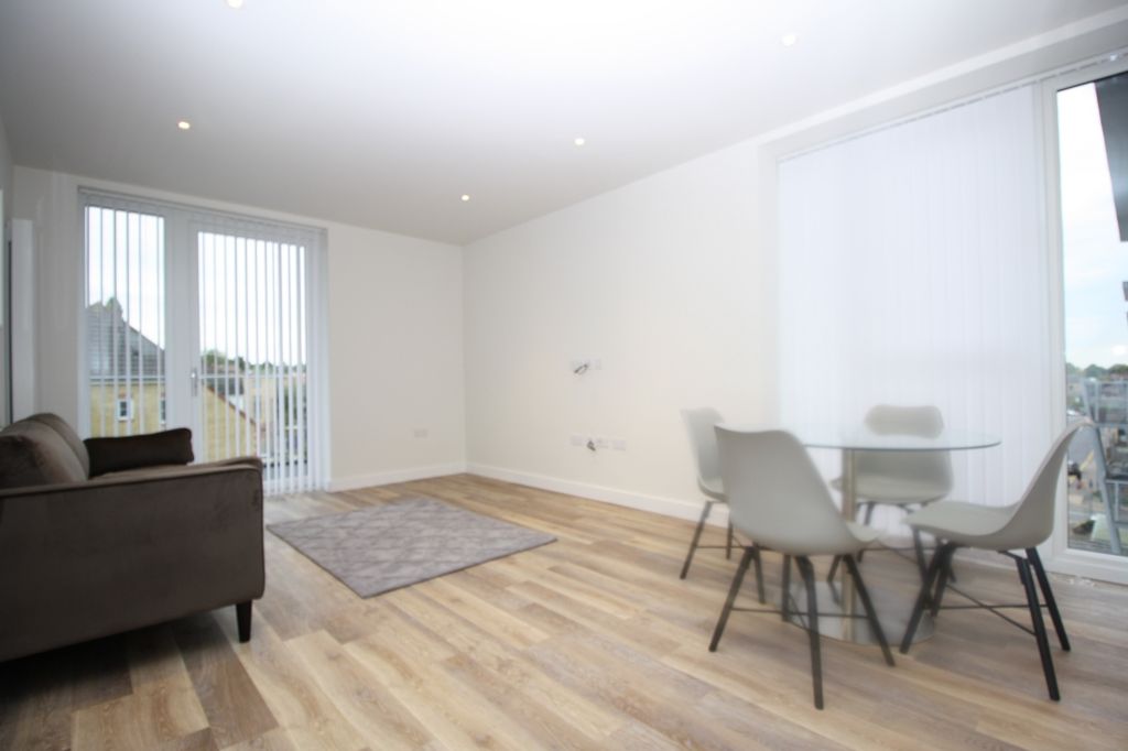 Property photo 3 of 7 Living Area