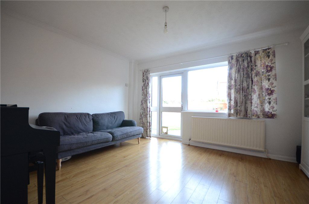 Property photo 2 of 10 Lounge