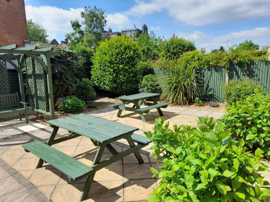 Property photo 2 of 11 Balcony