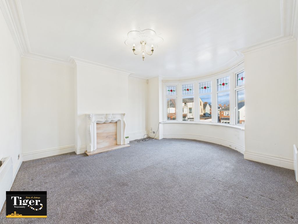 Property photo 2 of 11 Cam03440G0-Pr0506-Still007