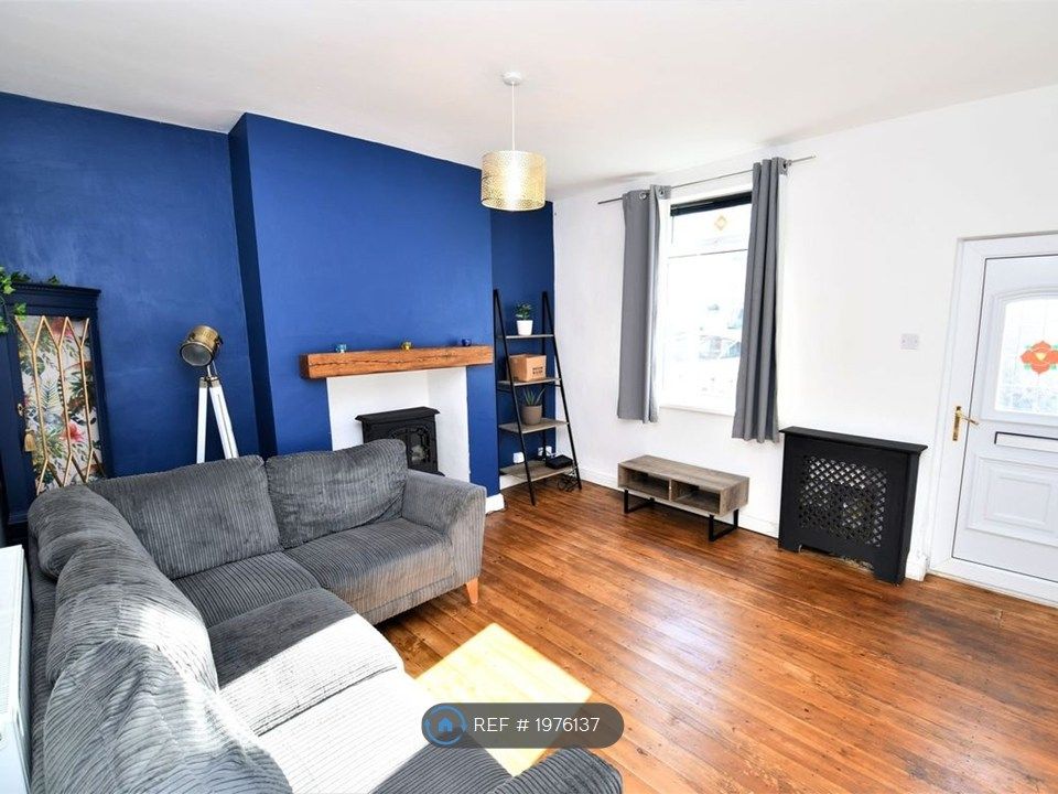 Property photo 2 of 9 Living Room