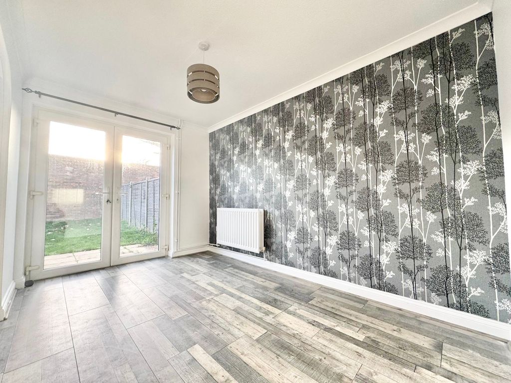 Property photo 3 of 15 Dining Room