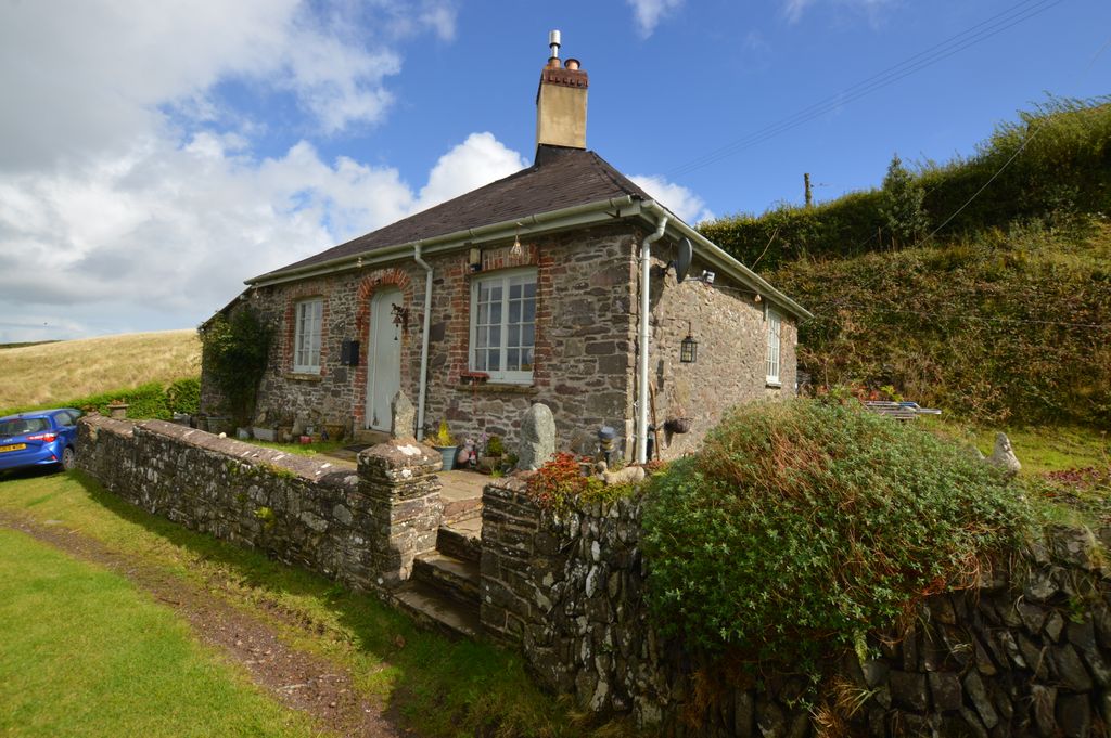 Property photo 2 of 13