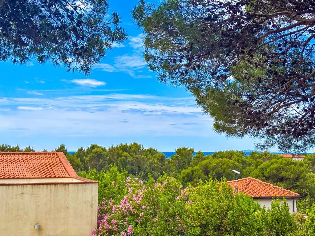 Property photo 3 of 25