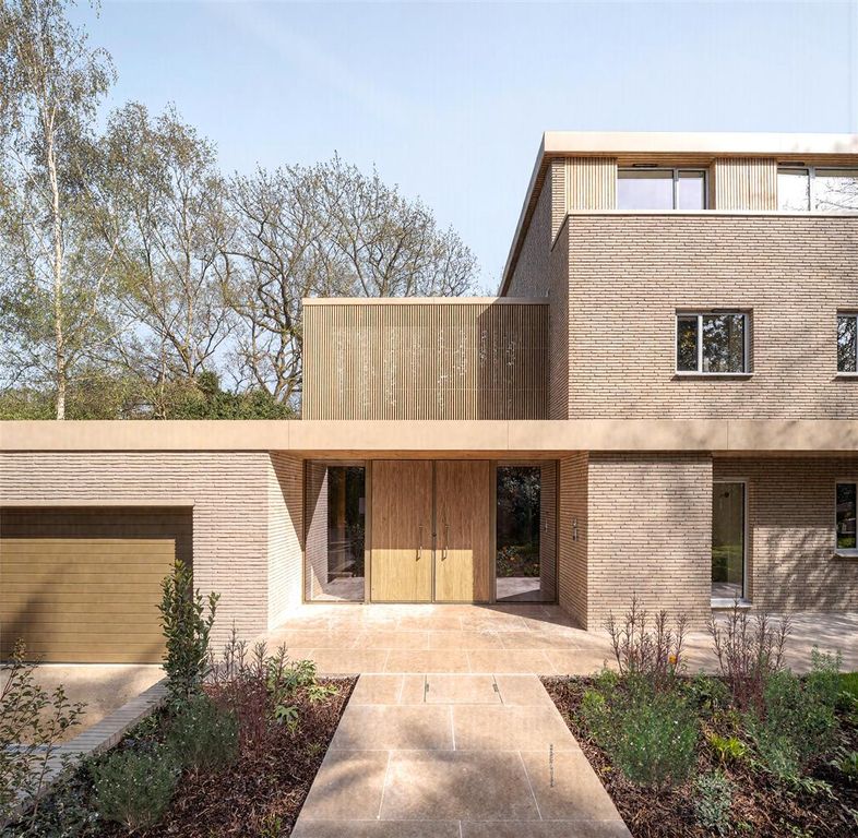 Property photo 2 of 20 7545_006c.Jpg