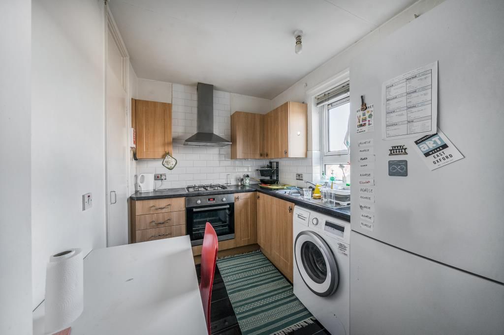 Property photo 3 of 10 Kitchen