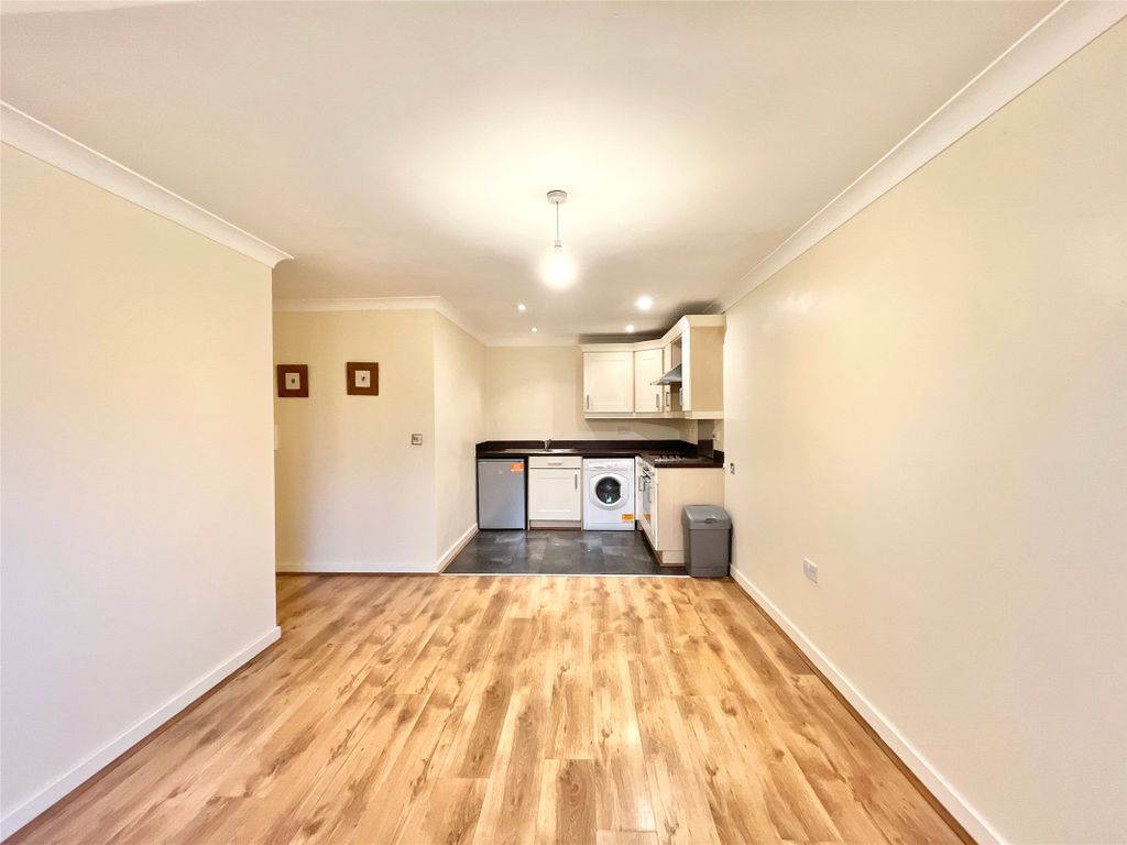 Property photo 2 of 14 Lounge/Kitchen