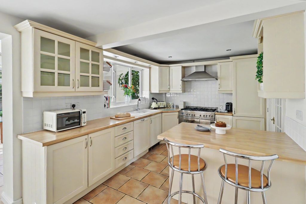 Property photo 3 of 16 Kitchen