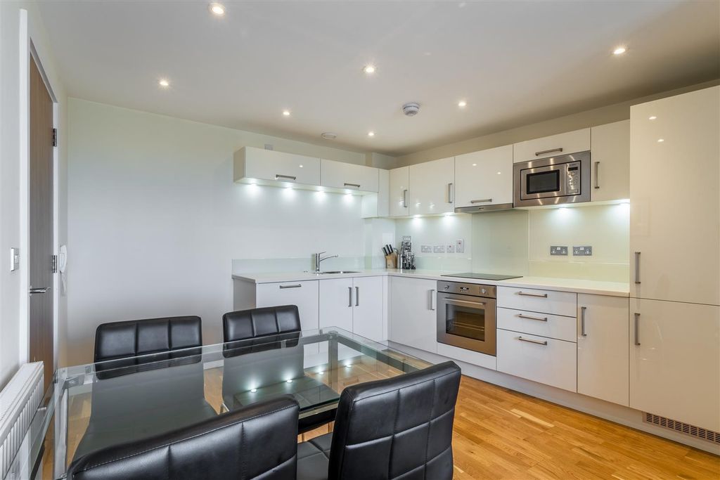 Property photo 3 of 14 Kitchen