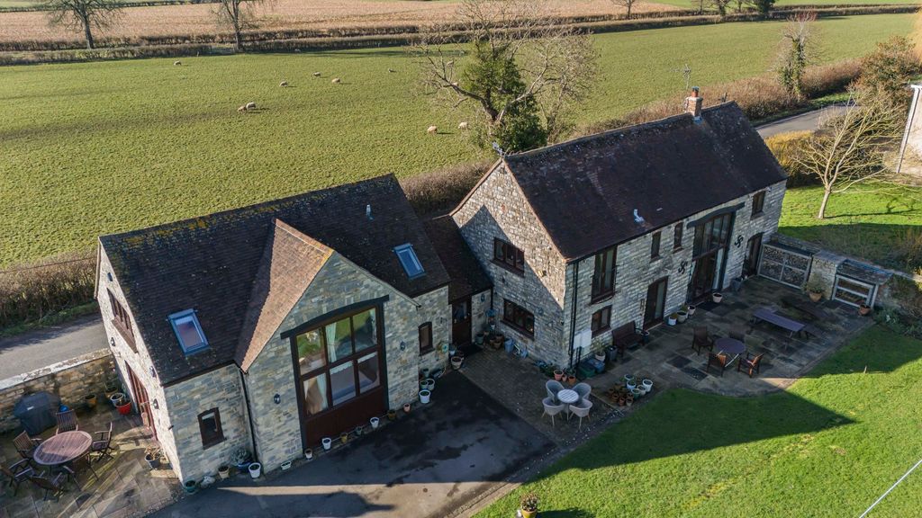 Property photo 3 of 33 Aerial