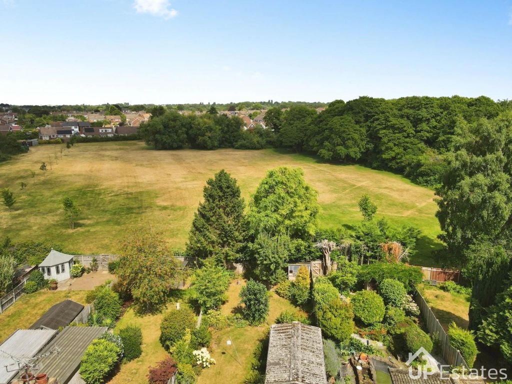 Property photo 2 of 32