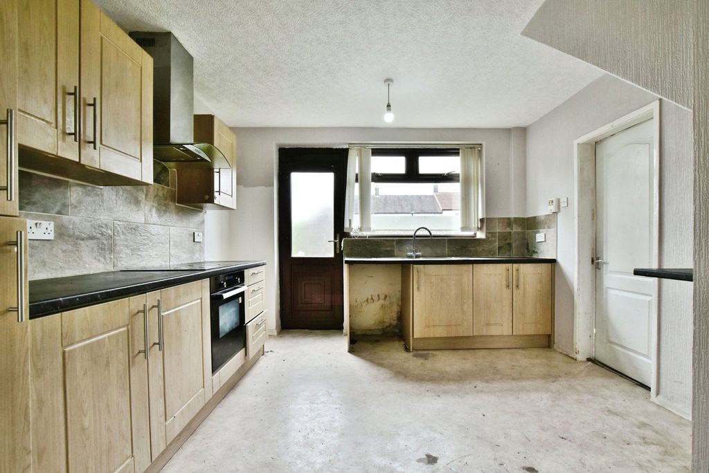 Property photo 2 of 14 Picture No. 02