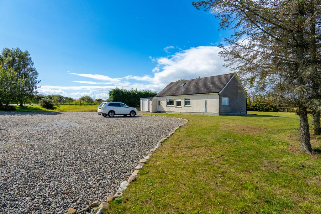 Property photo 1 of 32