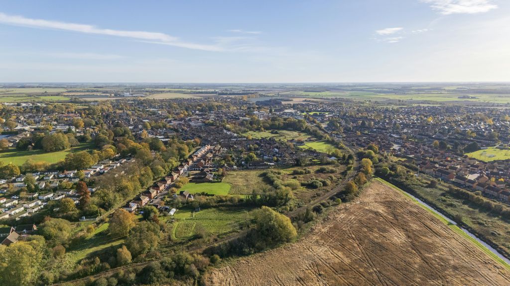 Property photo 3 of 4 CV32_Woodmoore_251030.Jpg