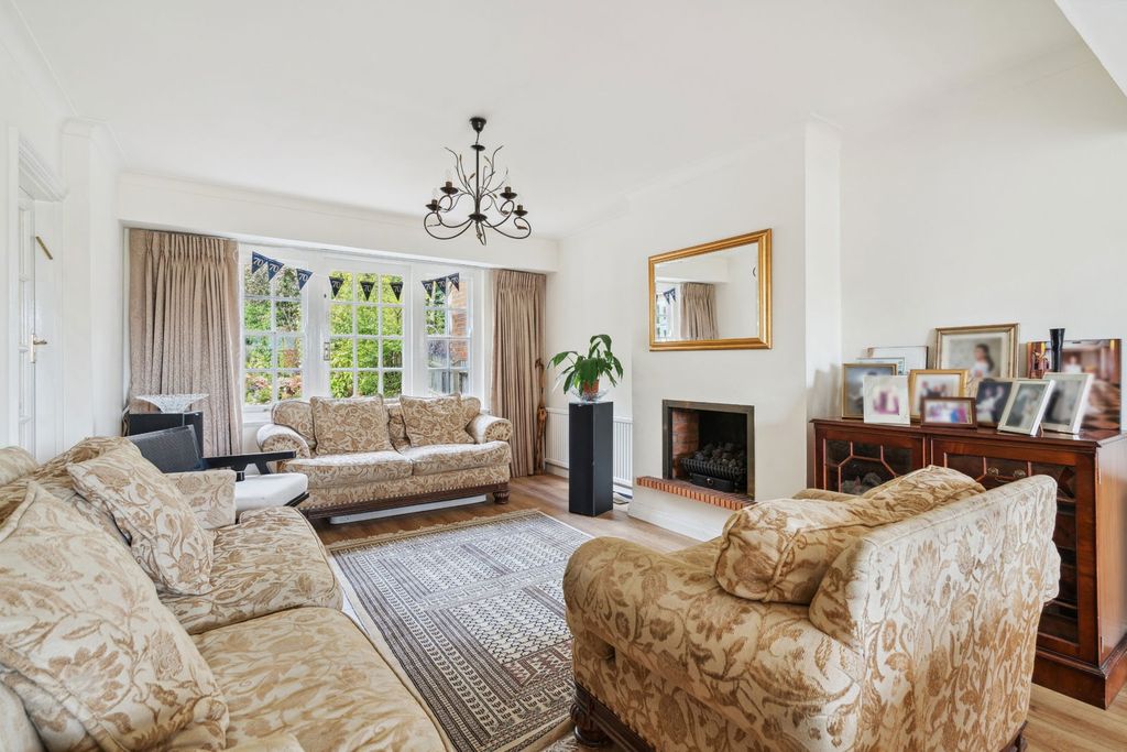 Property photo 3 of 23