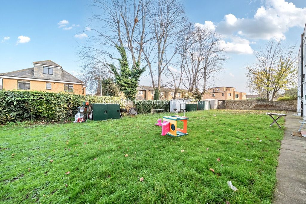 Property photo 3 of 10 Picture No. 15