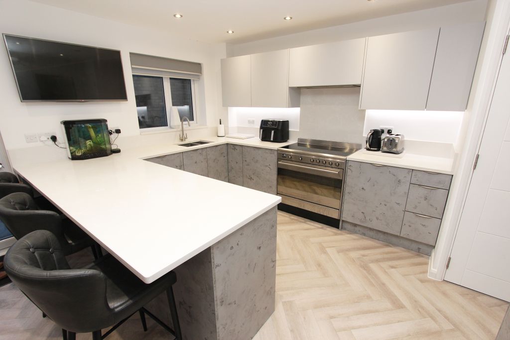 Property photo 3 of 21 Img_2857A