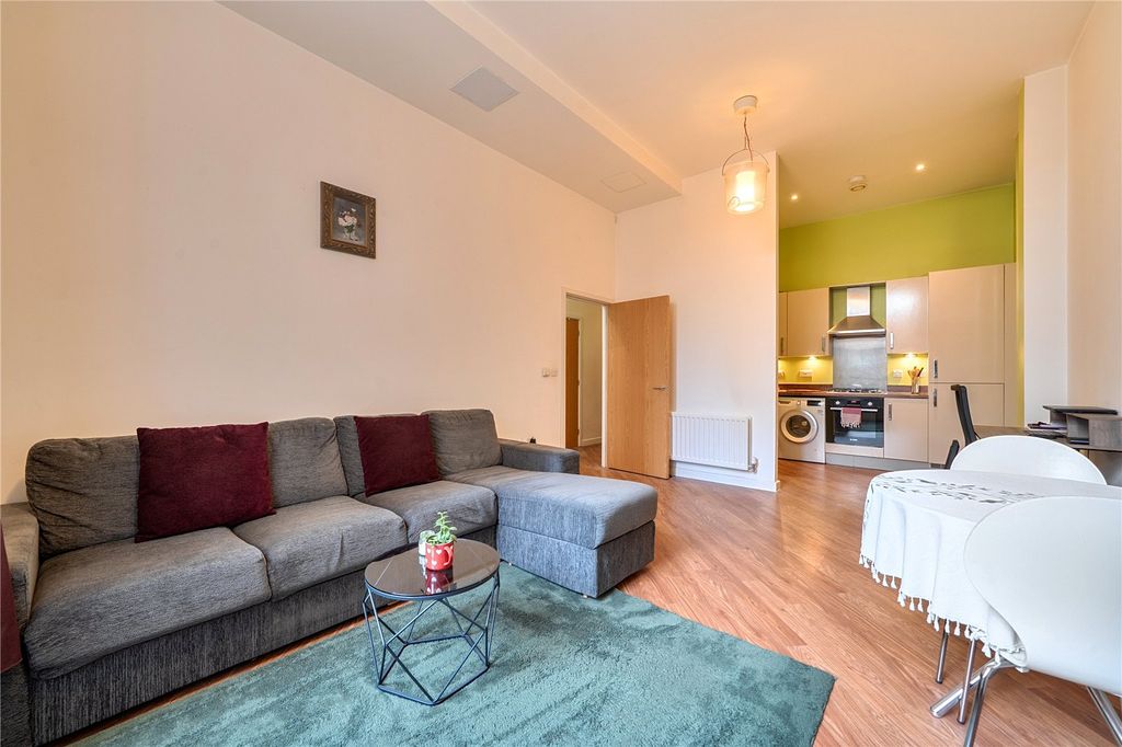 Property photo 2 of 7 Picture No. 11