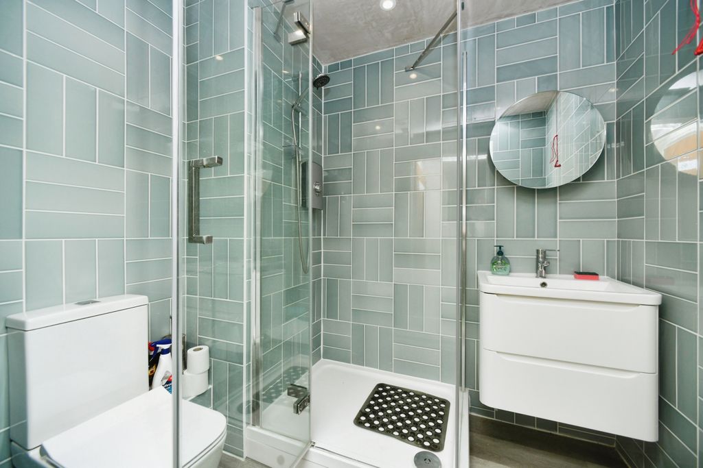 Property photo 1 of 13 Shower Room