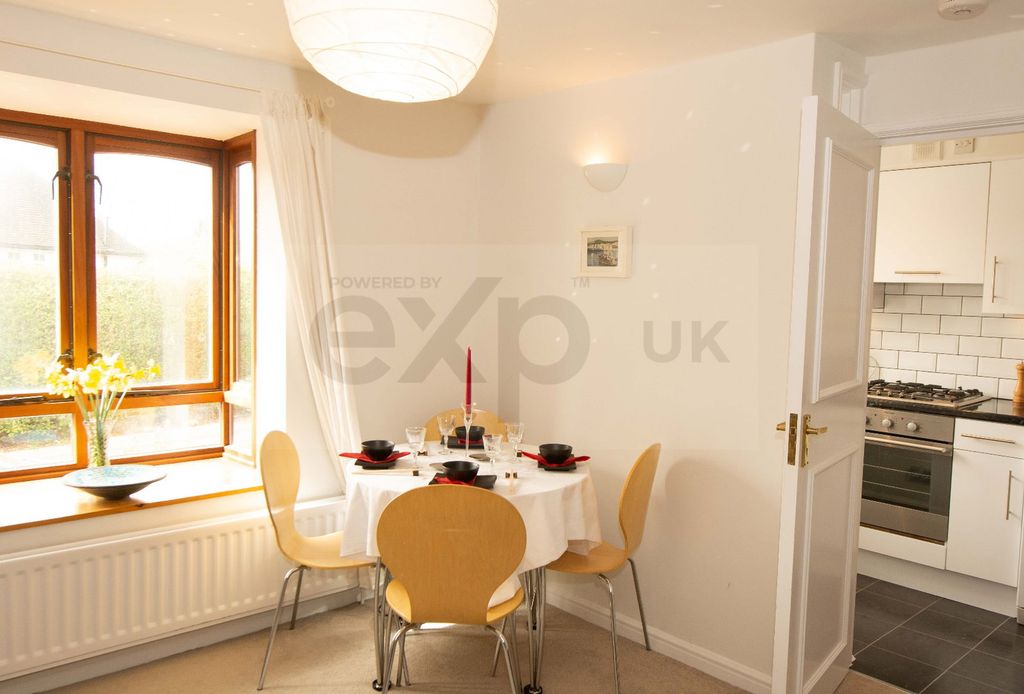 Property photo 2 of 32