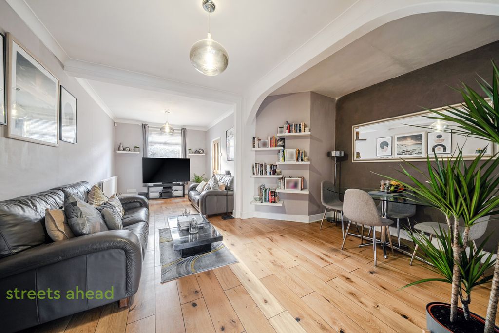 Property photo 2 of 14 A337ce83-3058-4A4...