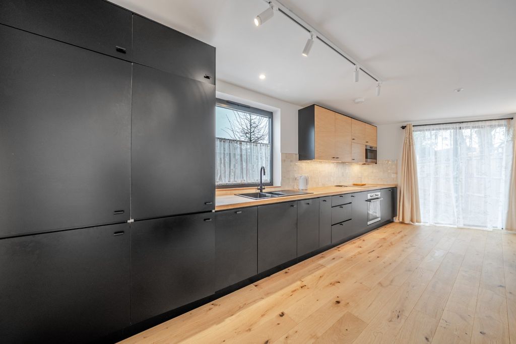 Property photo 2 of 9 Picture No. 05