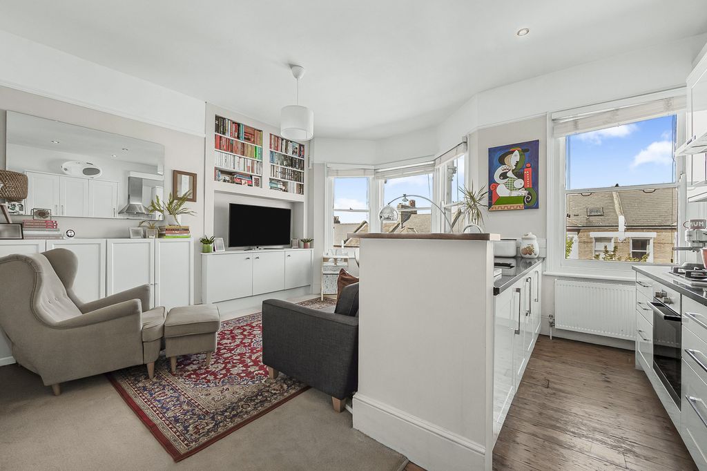 Property photo 1 of 10 Photo