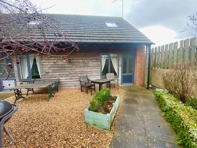 Property photo 1 of 7 Exterior